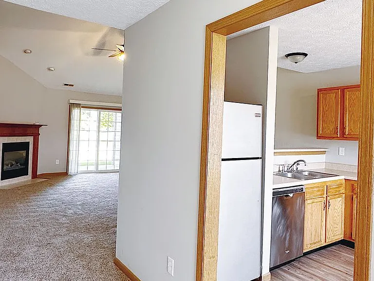 2332 Hopkins Dr — Photo 6