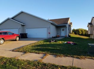 677 Rolling Oaks Dr, Onalaska, WI 54650