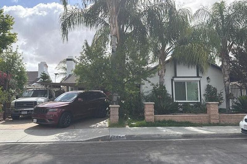 1st image of 2493 Johnston St