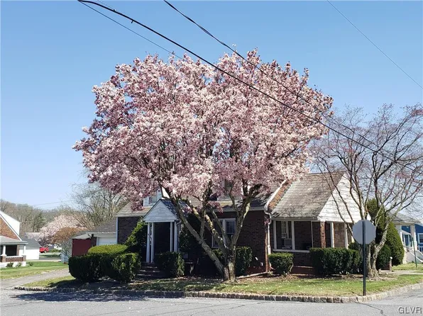 1968 2nd Ave, Martins Creek, PA 18063