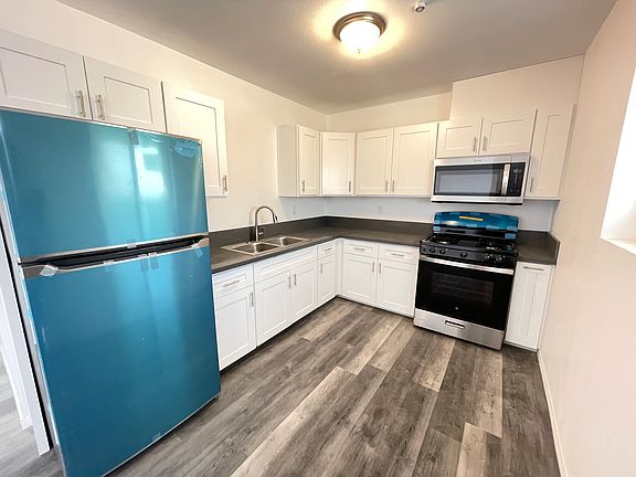 4th image of 224 W Olive Ave #D