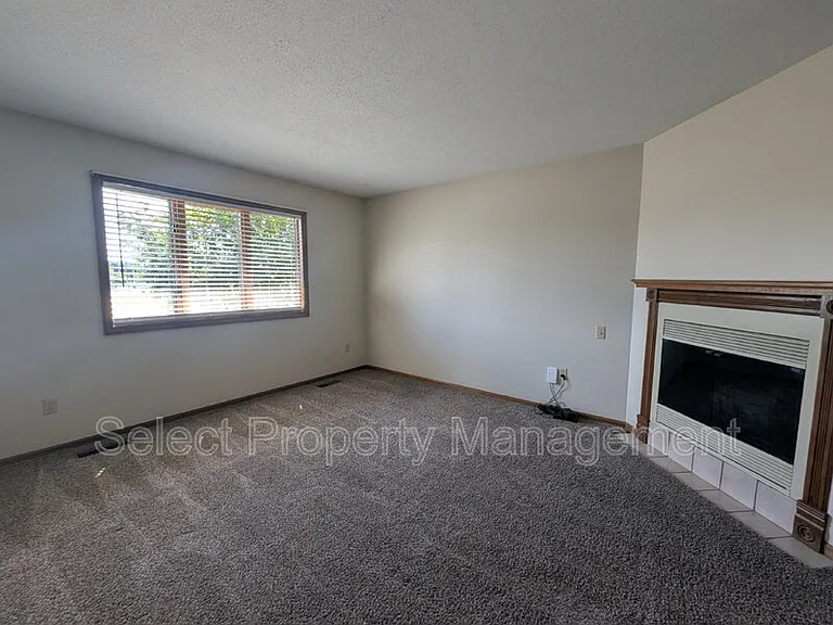 10915 Pine Mills Rd — Photo 4