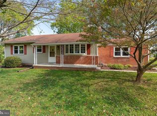 145 4th St, Mount Wolf, PA 17347