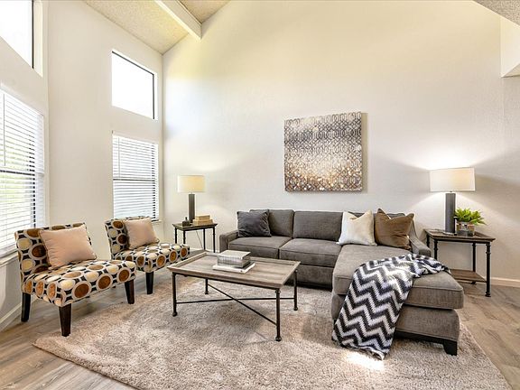 3rd image of 4720 Cielo Vista Way