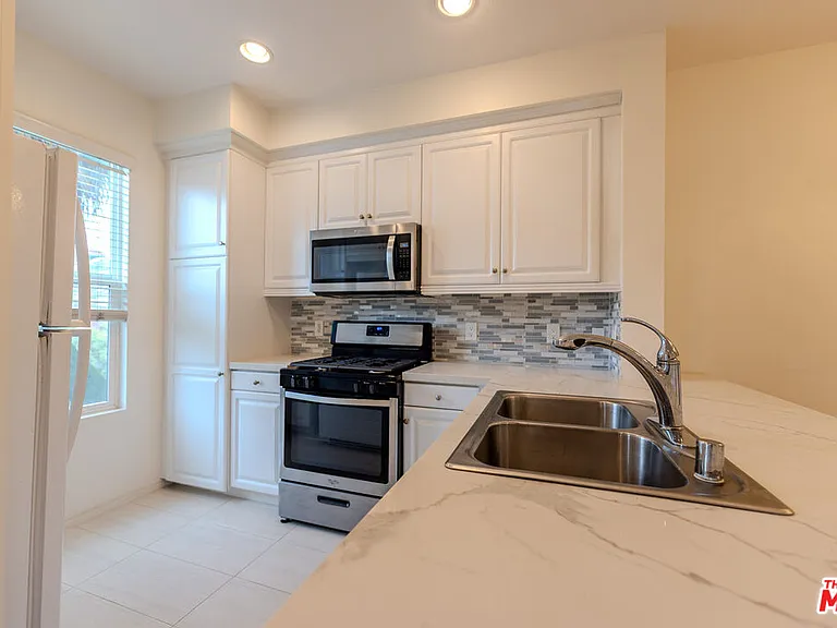 6020 Seabluff Dr #302 — Photo 9