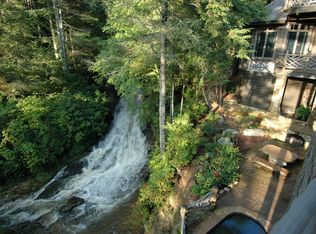 1090 Zeb Alley Rd, Cashiers, NC 28717