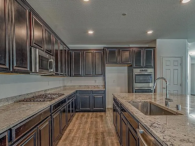 3159 Hazy Hills Ave — Photo 2
