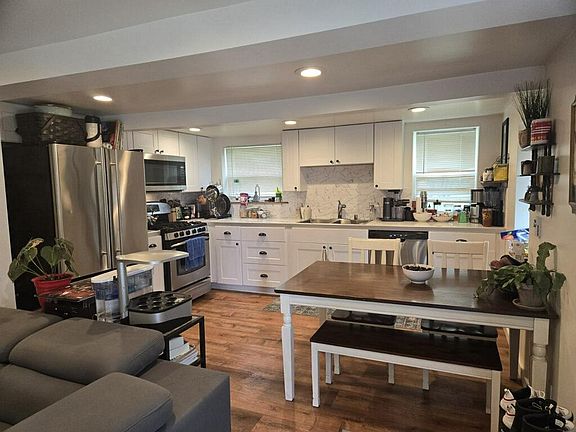 Kitchen with tenants furnishings