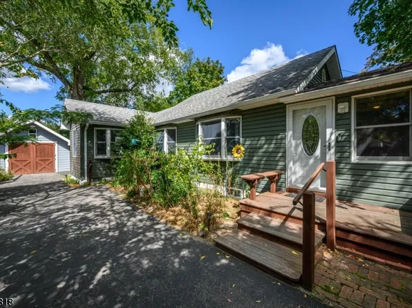 13 Oliver St, Toms River Township, NJ 08755