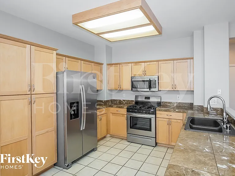 8136 Kokoma Dr — Photo 8