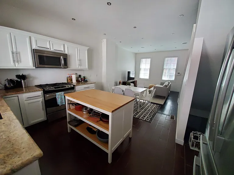 1813 Addison St — Photo 16