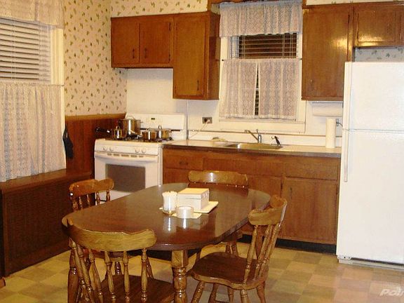 Eat In Kitchen