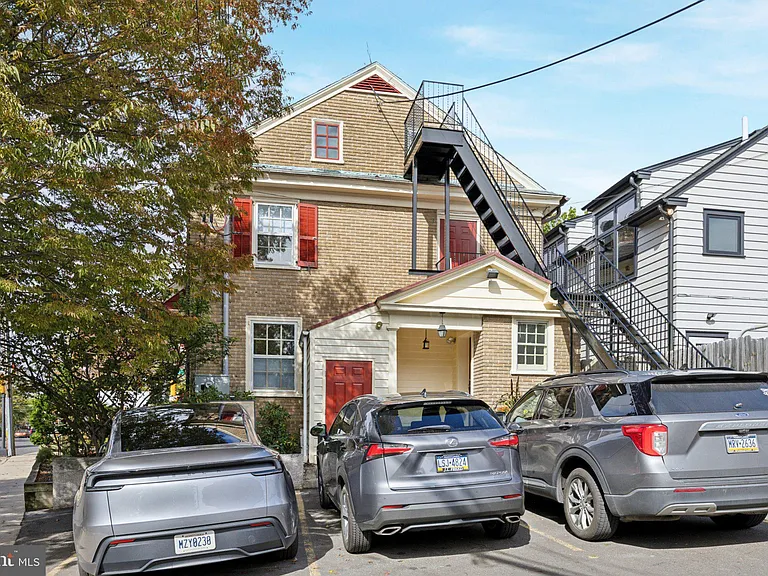 S Clinton St — Photo 13