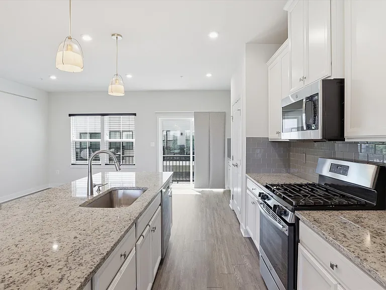 4702 Towne Park Rd — Photo 13