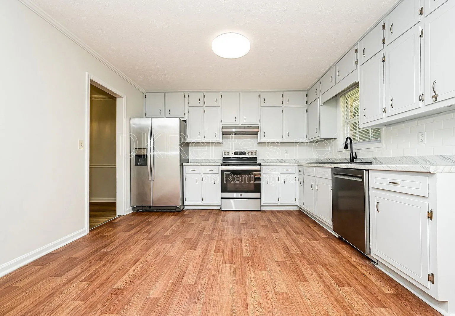 3 bed, 2.0 bath, 1647 sqft, $1,985 — Photo 4