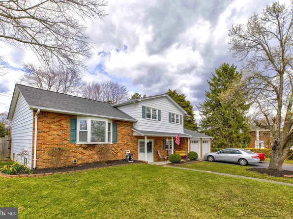 128 Country Club Cir, Winchester, VA 22602