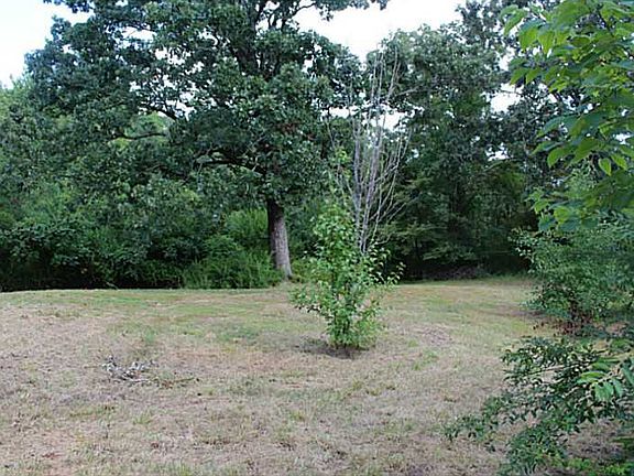 5th image of 100 Magnolia Ave