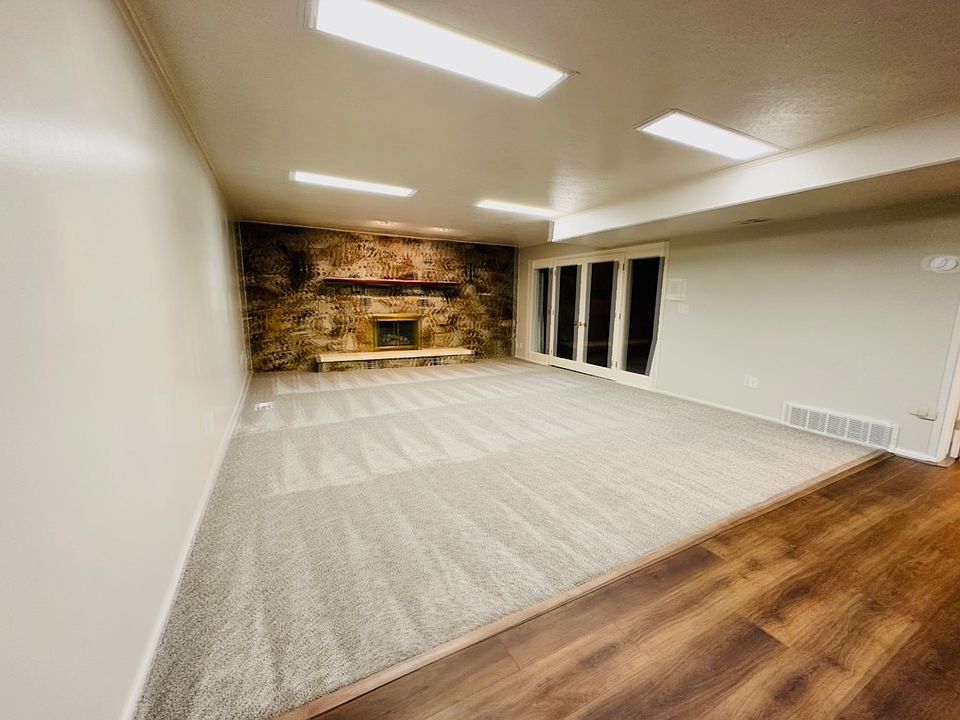 1st image of 2586 E Woodland Dr #1