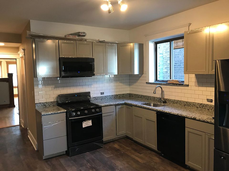 1st image of 4635 N Kostner Ave #1
