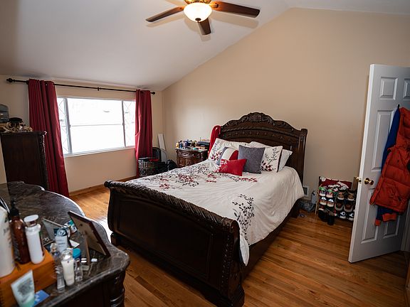 2nd image of 53 Simmons Ln