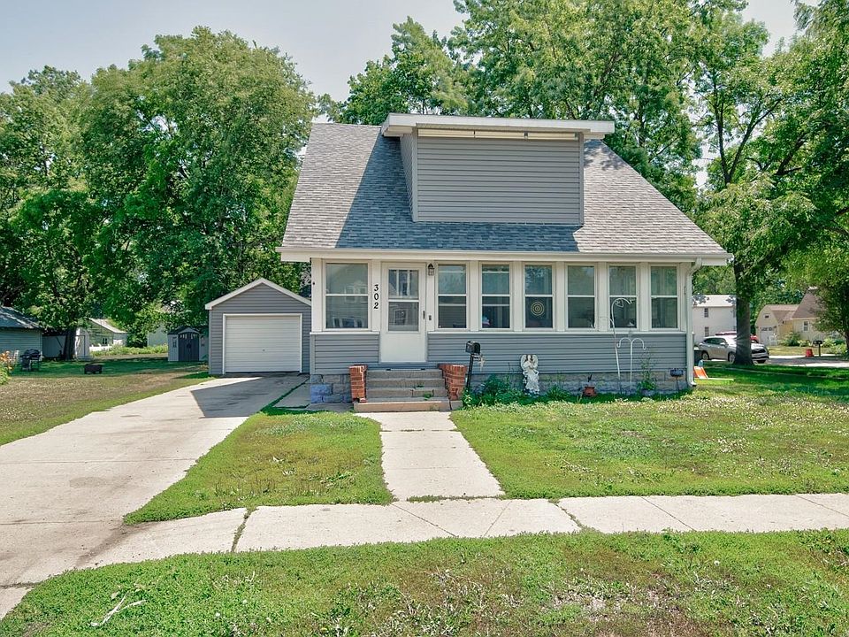 1st image of 302 N 9th St