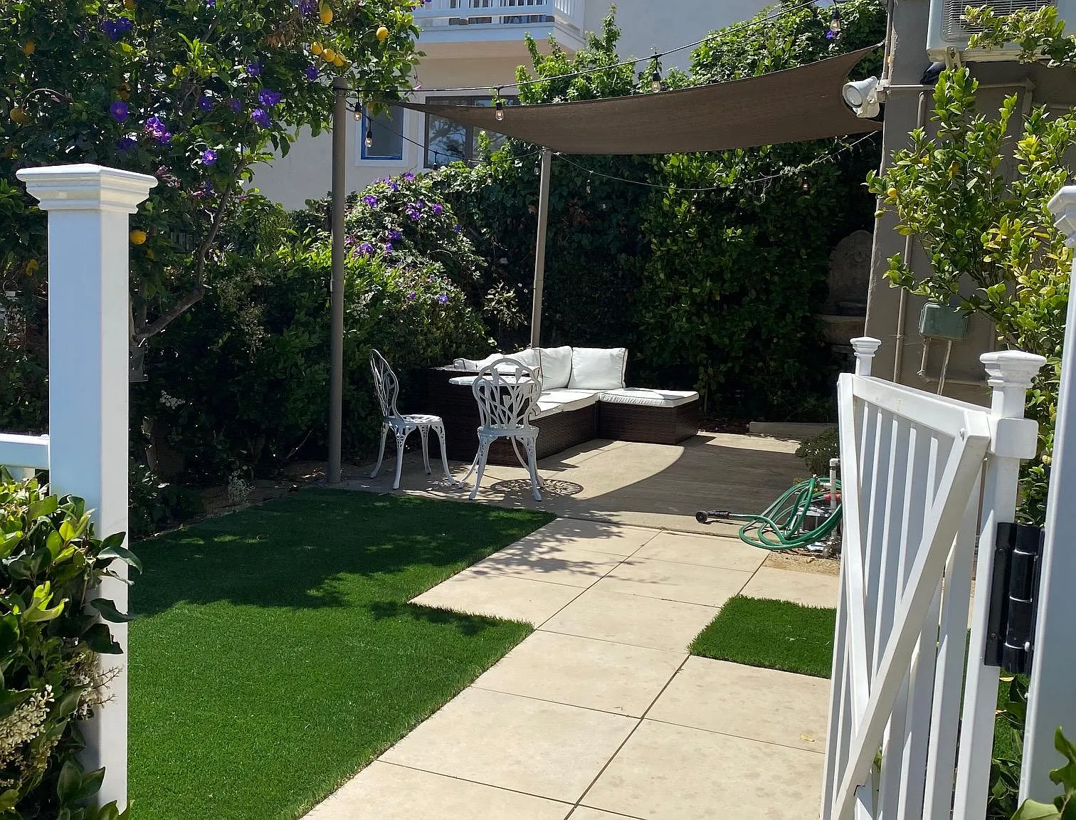 Studio, 220 sqft, $2,900 — Photo 1