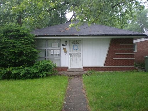 1st image of 14715 S Kimbark Ave