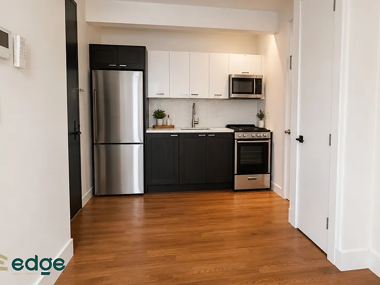 2178 Bergen St #3A — Photo 2