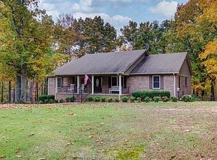 72 Signal Point Rd, Laceys Spring, AL 35754