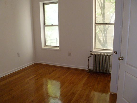 4th image of 2100 Beekman Pl APT 4A