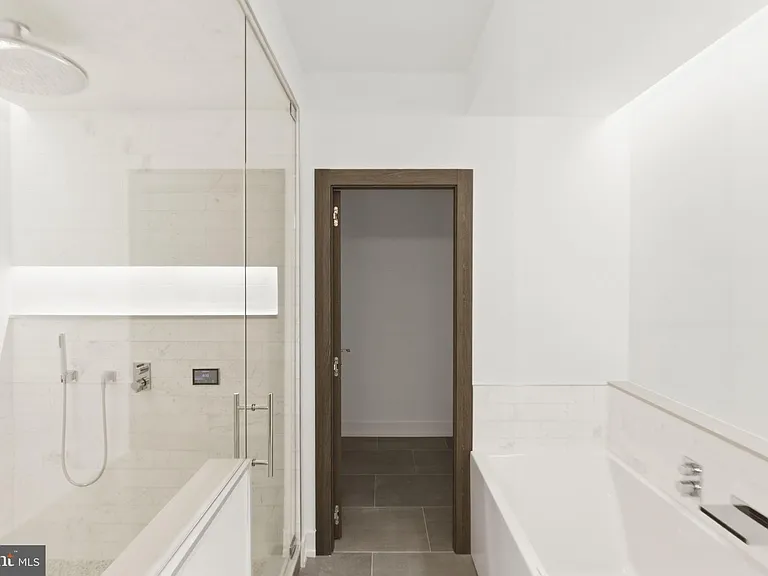 2110 Walnut St #301 — Photo 19