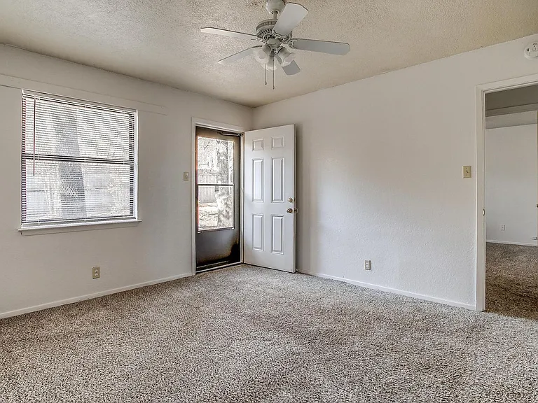 6530 Fall Creek Hwy — Photo 27