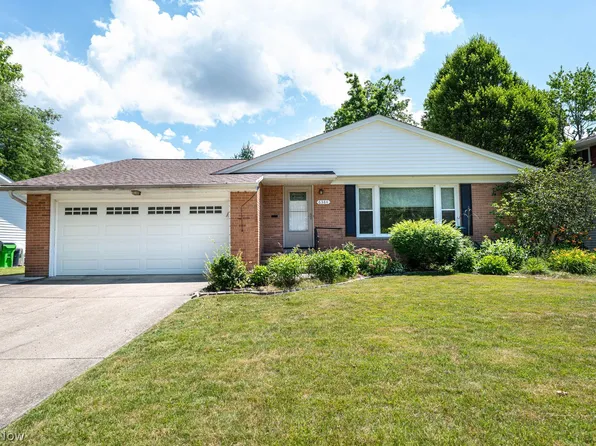 6384 Longridge Rd, Mayfield Heights, OH 44124