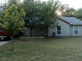 711 N Walnut St, Cleburne, TX 76033