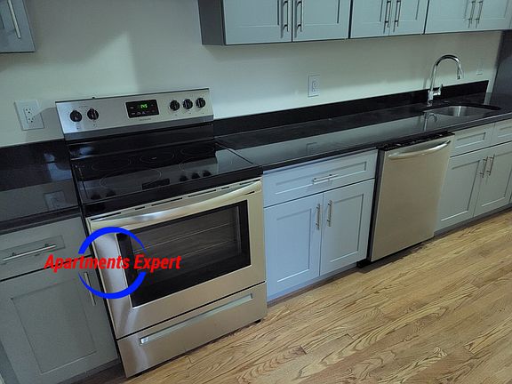 3rd image of 4206 Carpenter Ave #B