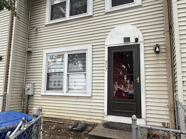807 Showell Ct, Baltimore, MD 21202