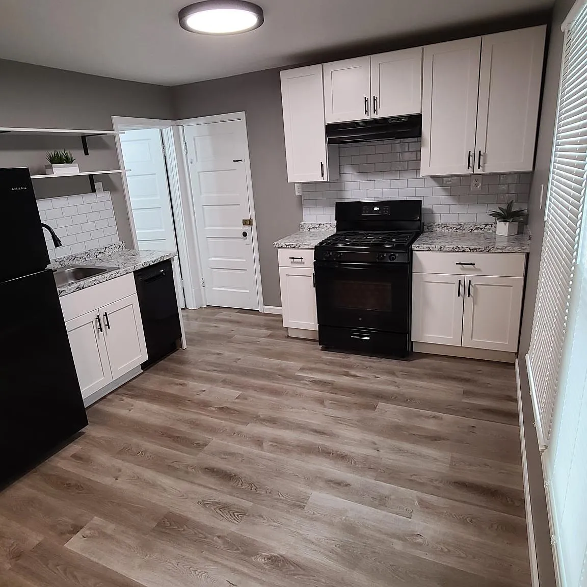 25 Brown St — Photo 2