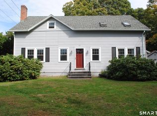 60 Grove St APT B, Clinton, CT 06413