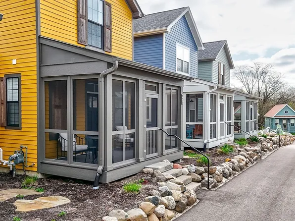 100 Great Loop Dr #52, Ottawa, IL 61350