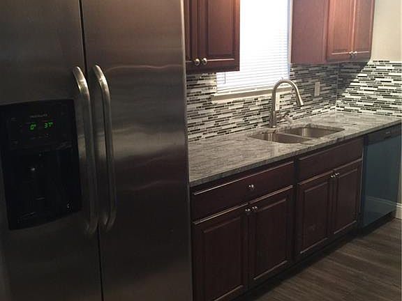 4th image of 2805 Meadows Dr