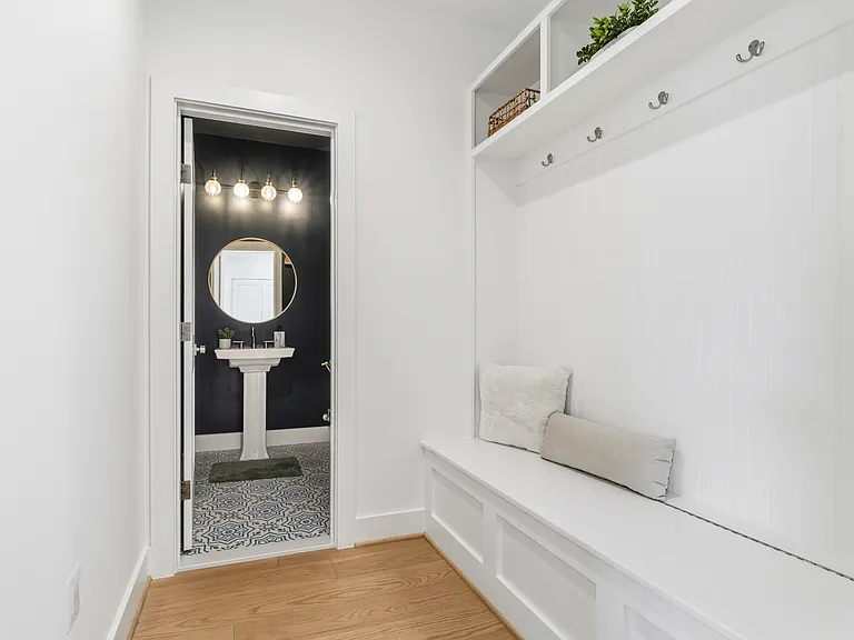6806 Farragut Ave — Photo 34