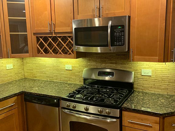 4th image of 2439 W Lunt Ave APT 1A