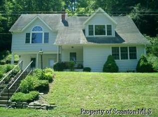 62 River Rd, Falls, PA 18615