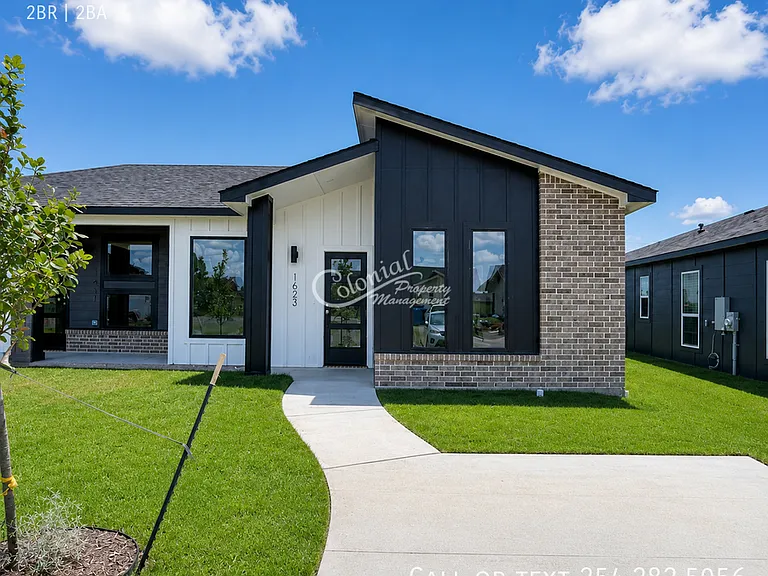 1623 Crooked River Ct — Photo 1