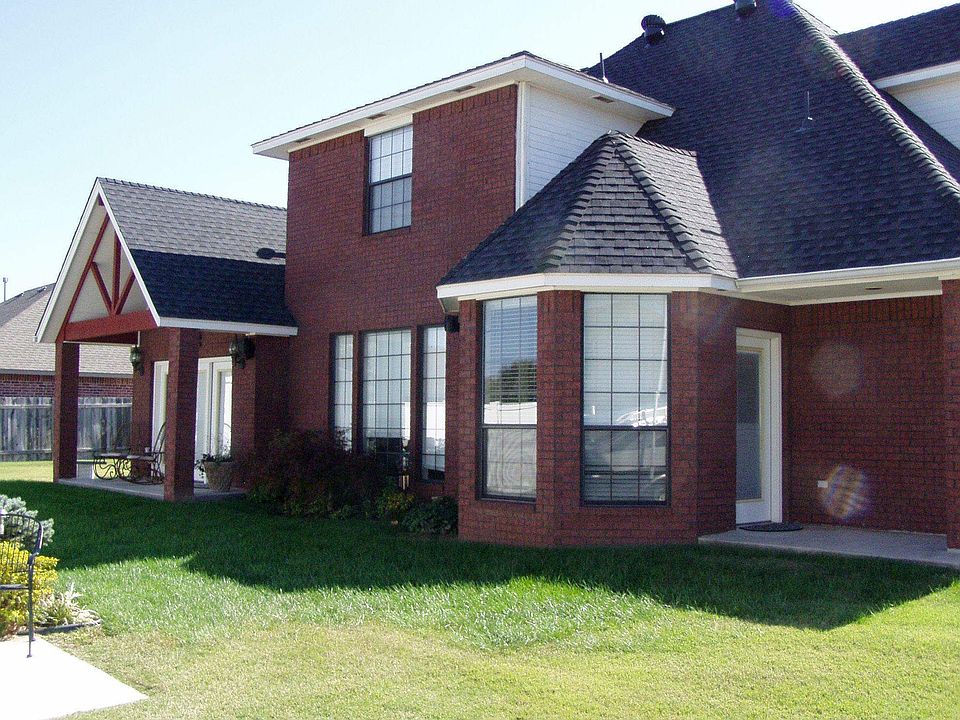 2nd image of 3904 Oakbrook Dr