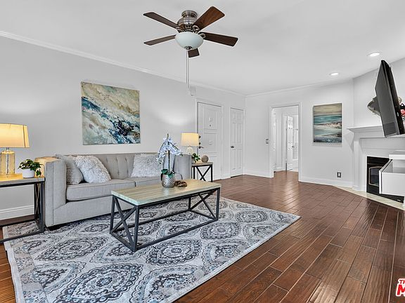 4th image of 944 11th St APT 9