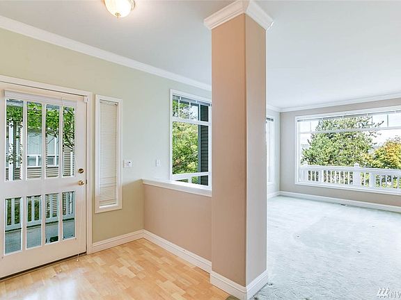 2nd image of 1610 E Lake Sammamish Pl SE