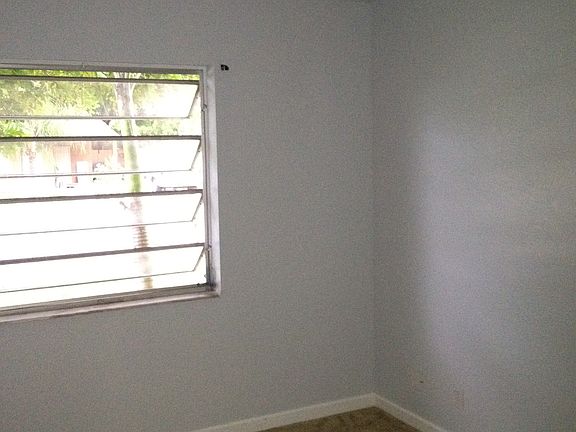 5th image of 6131 SW 16th St