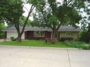 127 E 14th St, Carroll, IA 51401