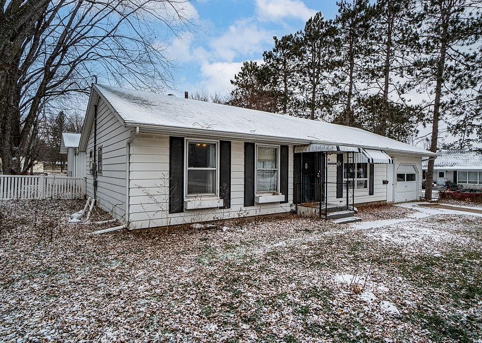 1st image of 615 Pine Avenue